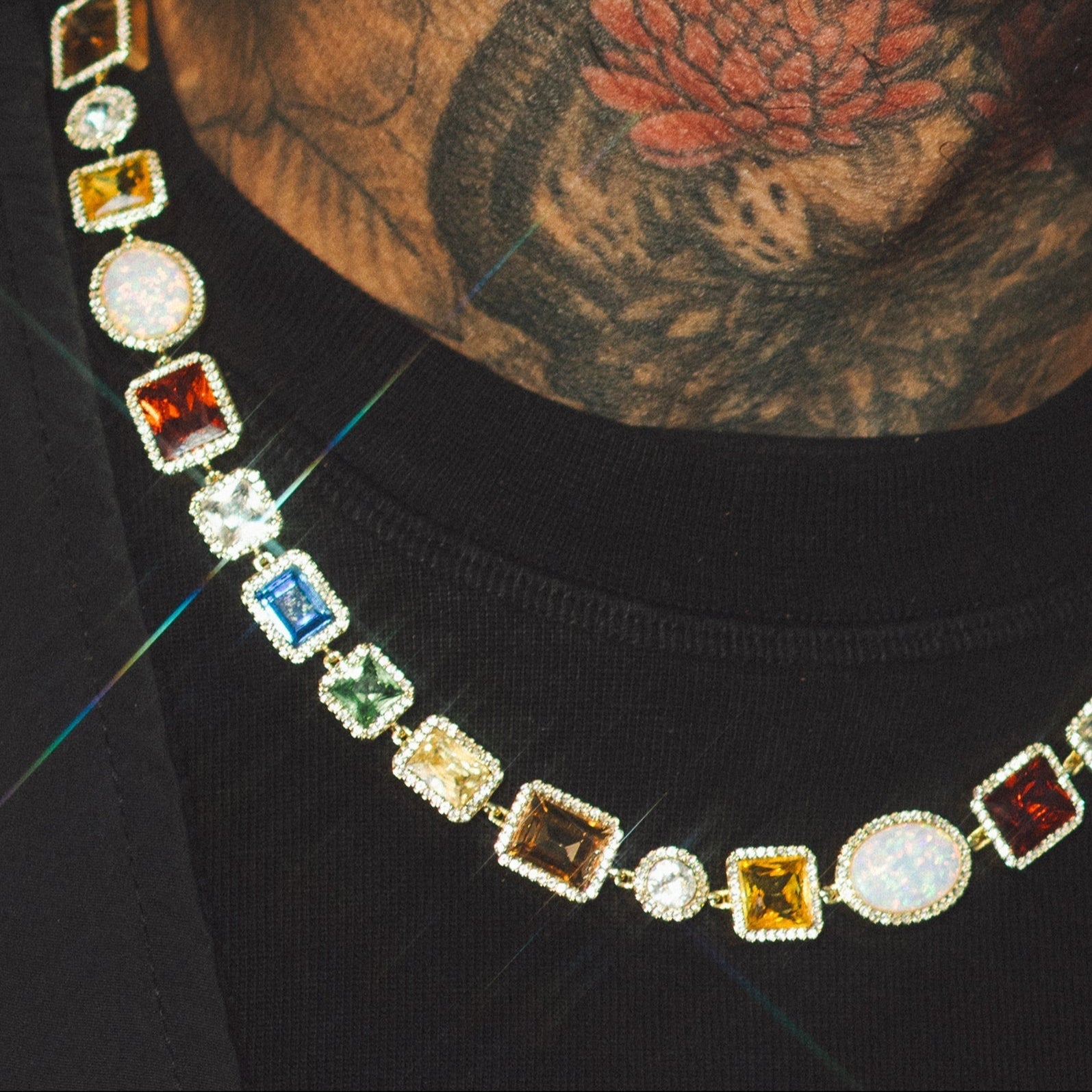 Gold-Gemstone-Chain_Lifestyle-3_c354d98f-832a-4e2c-bd20-81de78a5ccd0.jpg
