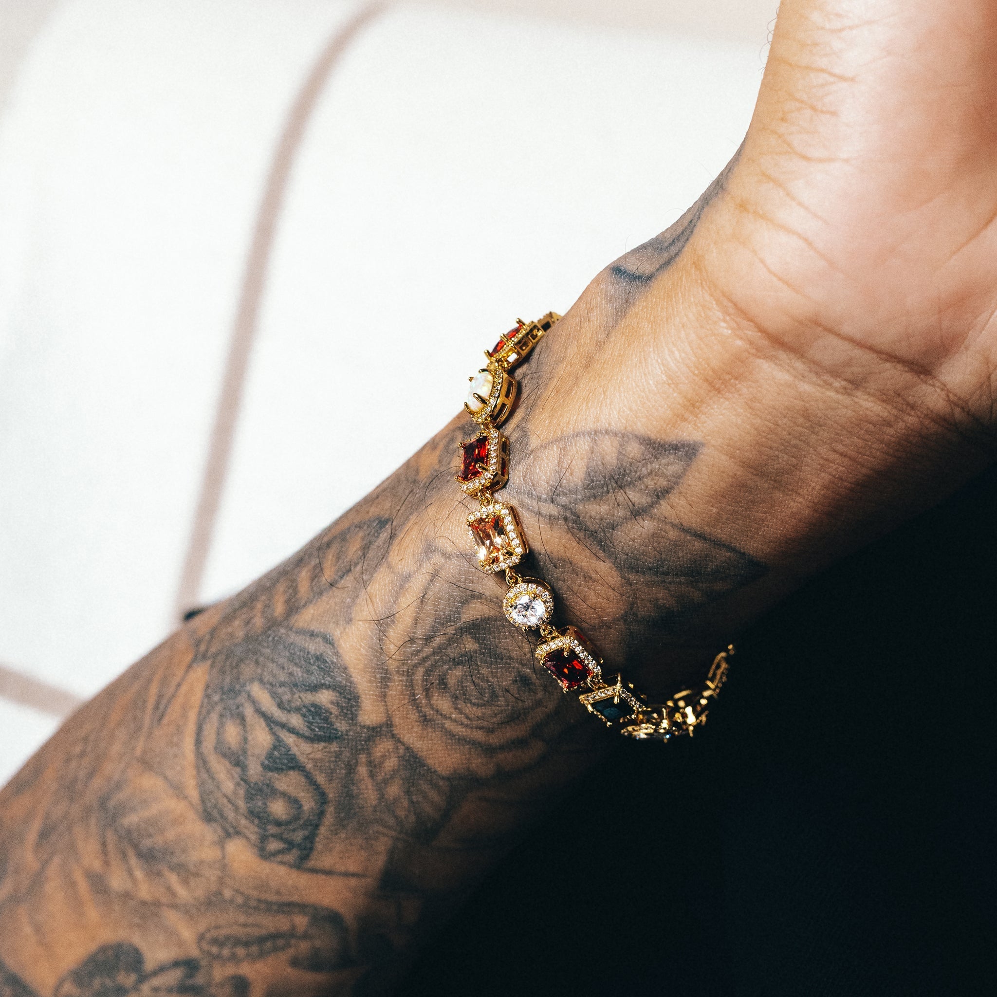 Gold_Royal-Gemstone-Bracelet_New-1_07e90fe5-ef26-46ba-8952-be2d45b1a277.jpg