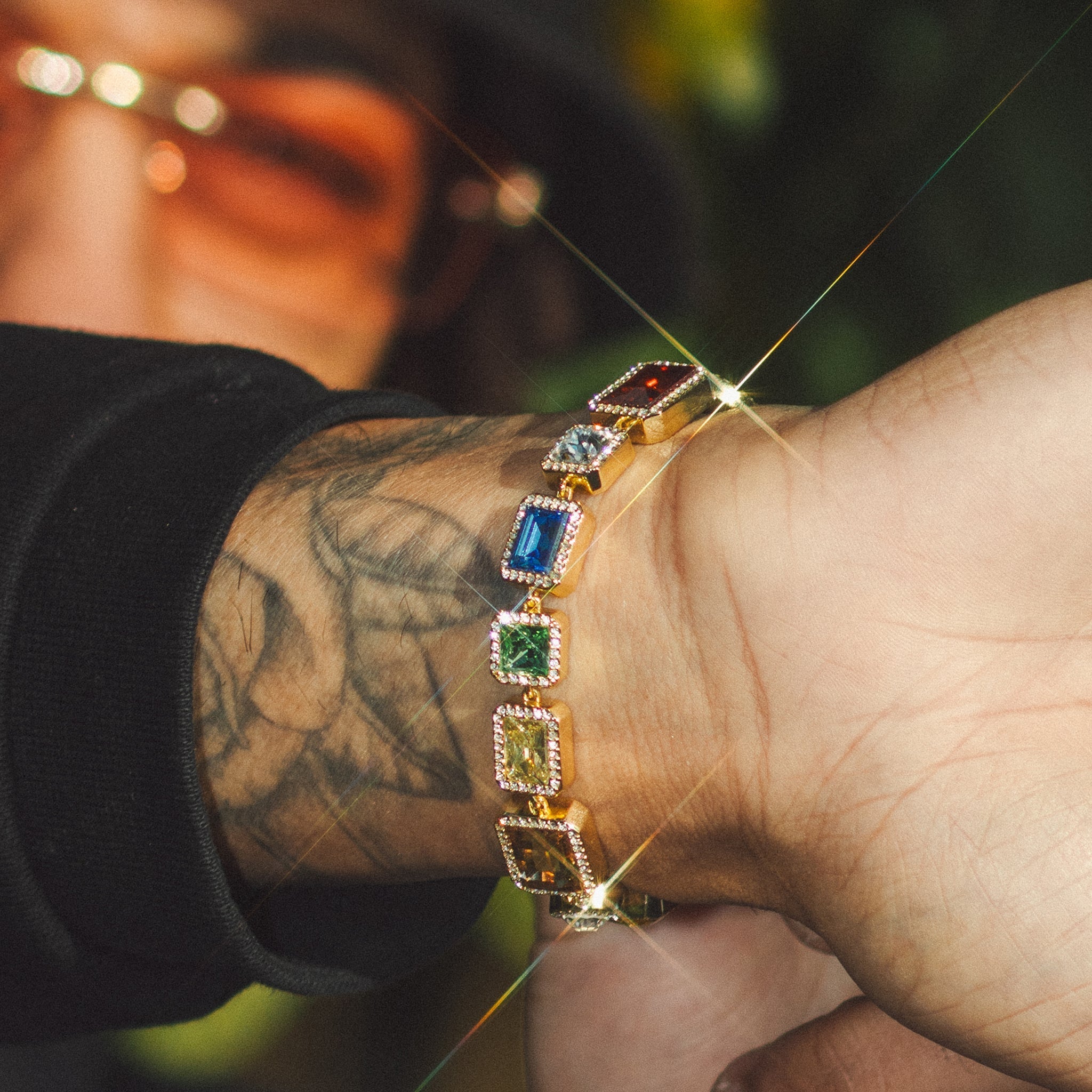 Motley-Gemstone-Chain-Gold_10.jpg
