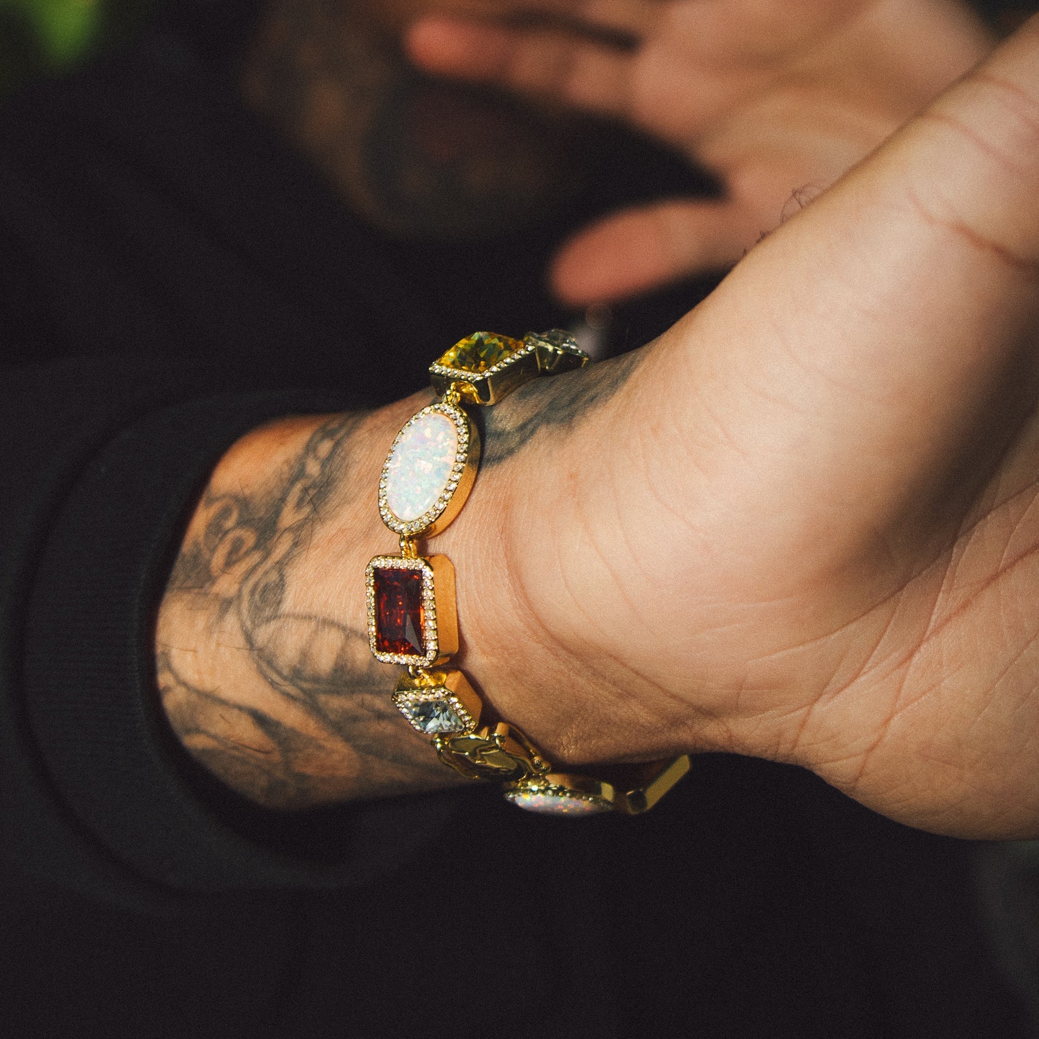 Motley-Gemstone-Chain-Gold_9.jpg